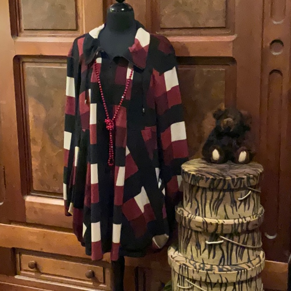 Swing top with red/black/cream plaid and pockets